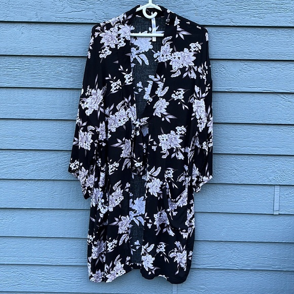 Spiritual Gangster Maya Floral Kimono - Picture 3 of 9